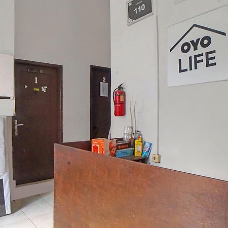 Oyo 92403 Gatsu Homestay Medan Exterior photo