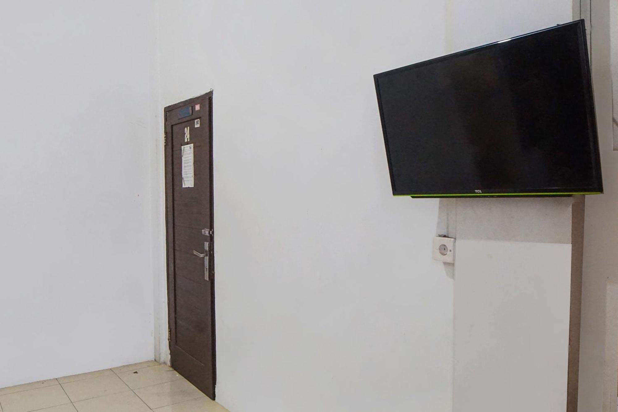 Oyo 92403 Gatsu Homestay Medan Exterior photo
